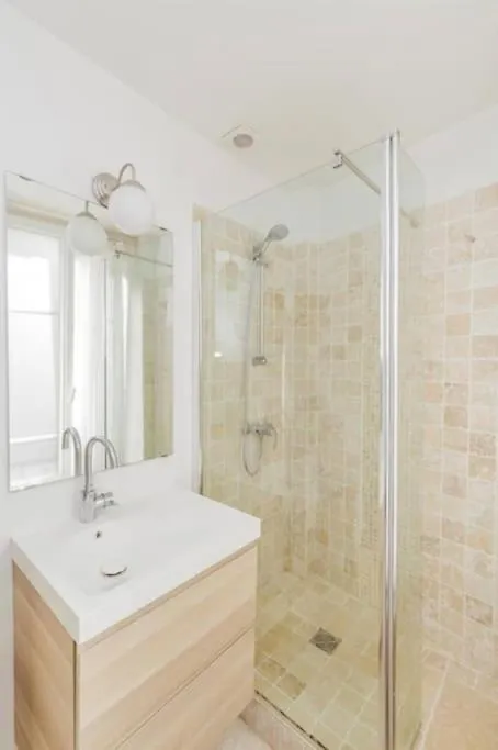 Cocon Parisien Lumineux Central Apartment 0*, Paris