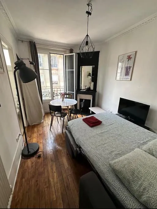 Cocon Parisien Lumineux Central Apartment 0*, Paris France